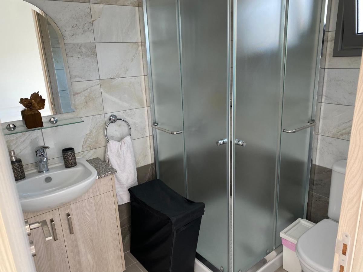 Modern City Center Apartment Saripolou 2 Limassol Ngoại thất bức ảnh