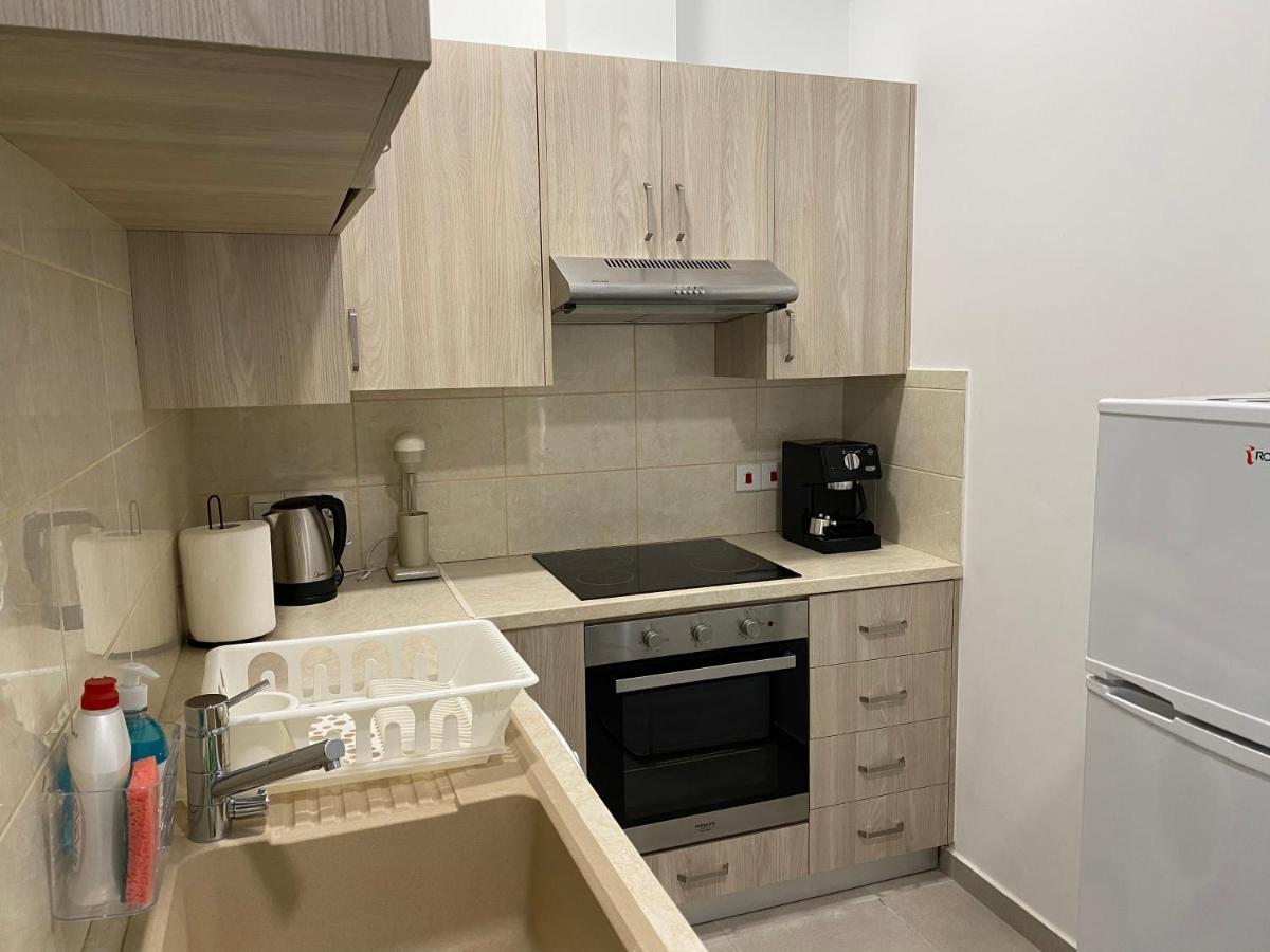 Modern City Center Apartment Saripolou 2 Limassol Ngoại thất bức ảnh