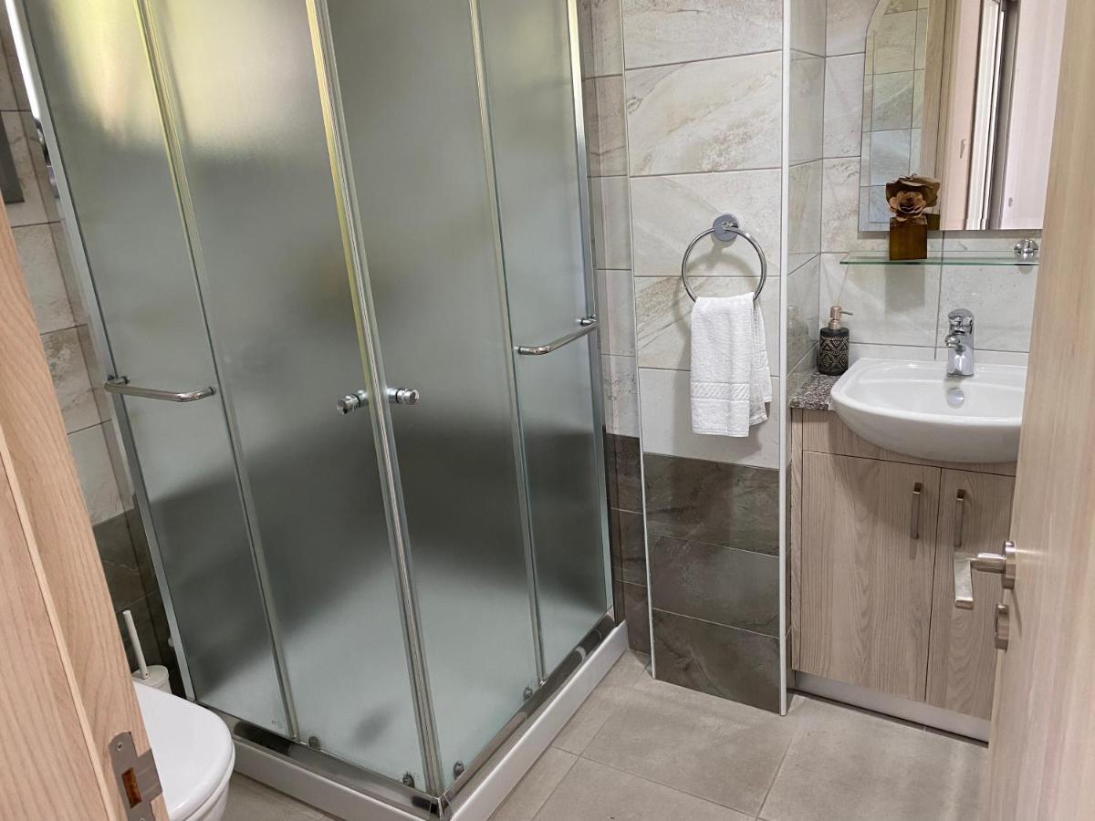 Modern City Center Apartment Saripolou 2 Limassol Ngoại thất bức ảnh